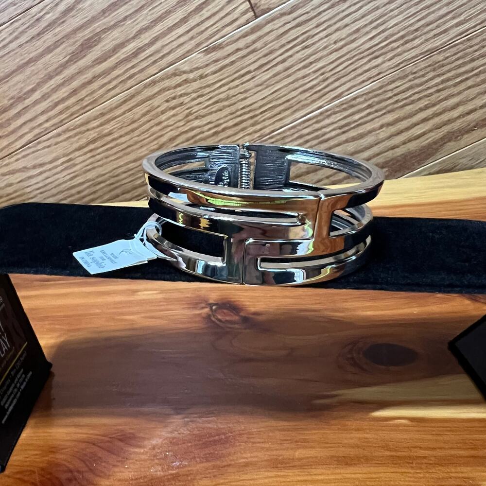 Lia Sophia Hinged Cuff Bangle Bracelet Silver Tone Geometric Chunky NEW NWT - Picture 3 of 9